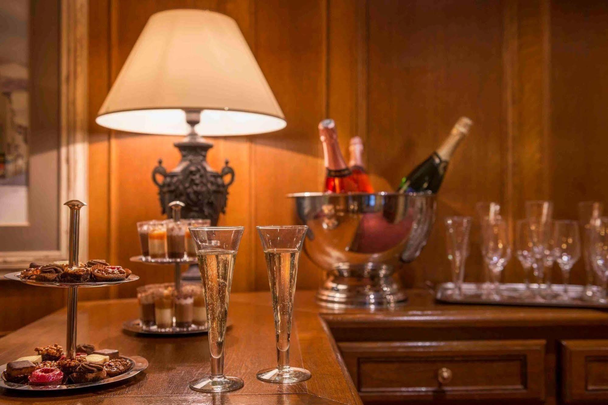 Hotel Du Savoir Париж Екстериор снимка
